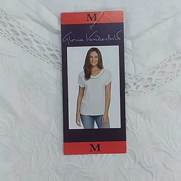 Gloria Vanderbilt Women's Embroidered Top - Picture 2 of 3